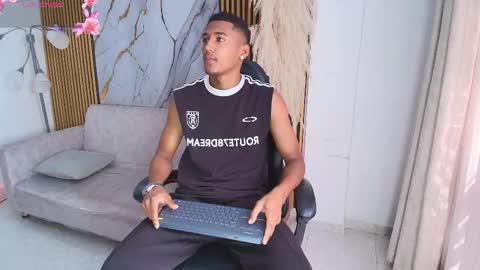 Snapshot of lexianddeker chatting on December 1, 2025, 5:29 pm Lexi Derek online show from December 1, 2025, 5:29 pm