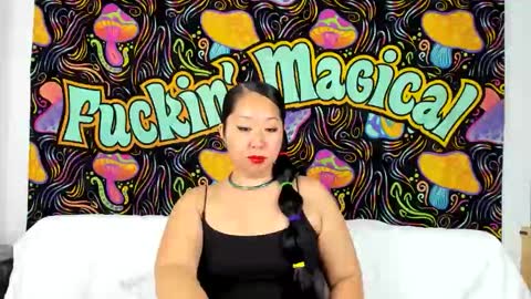 Lexie Mack online show from November 4, 2025, 5:45 pm