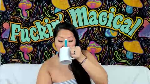 Lexie Mack online show from November 25, 2025, 3:56 pm