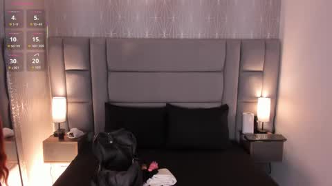 lexiee__ online show from November 20, 2025, 11:43 am