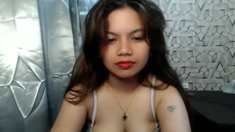 Snapshot of lexielar chatting on January 1, 2025, 5:54 am LEXIE online show from January 1, 2025, 5:54 am