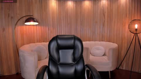 Snapshot of lexiewayne chatting on December 18, 2024, 7:41 pm Lexie online show from December 18, 2024, 7:41 pm