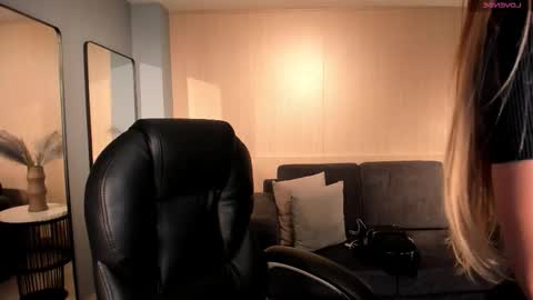 Snapshot of lexiewayne chatting on October 16, 2025, 9:27 pm Lexie online show from October 16, 2025, 9:27 pm