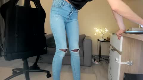 Snapshot of lexxie_tyler chatting on February 2, 2025, 10:35 am Lexxie online show from February 2, 2025, 10:35 am