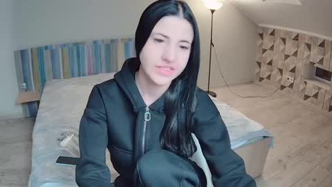 lexyswett online show from January 7, 2025, 3:44 pm