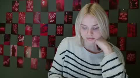 Snapshot of leyla_le chatting on September 18, 2025, 6:37 am Leyla online show from September 18, 2025, 6:37 am