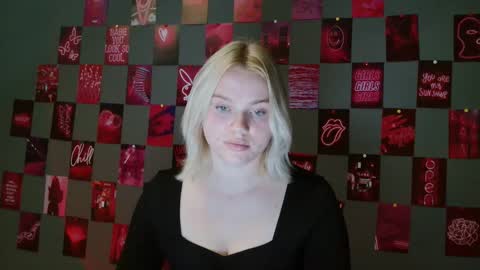 Snapshot of leyla_le chatting on September 21, 2025, 9:11 am Leyla online show from September 21, 2025, 9:11 am