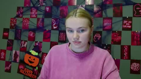 Snapshot of leyla_le chatting on October 4, 2025, 5:11 pm Leyla online show from October 4, 2025, 5:11 pm