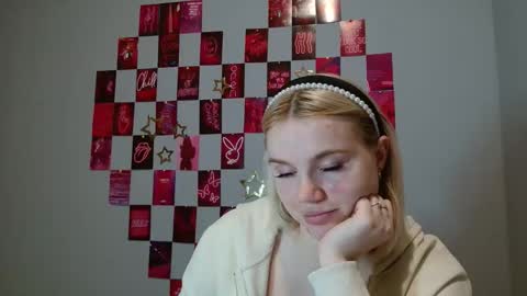 Leyla online show from November 10, 2025, 7:07 am