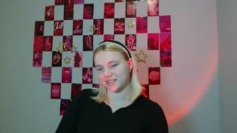 Leyla online show from November 18, 2025, 9:36 am