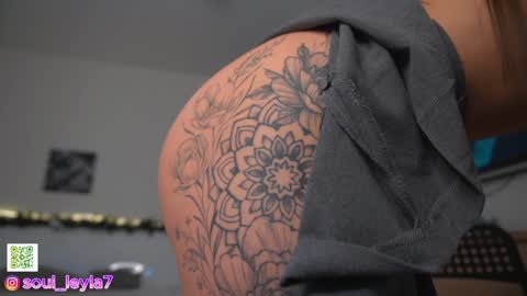 Leyla ly Ill be here Tuesday Thursday Friday Saturday Sunday online show from December 5, 2024, 5:26 am