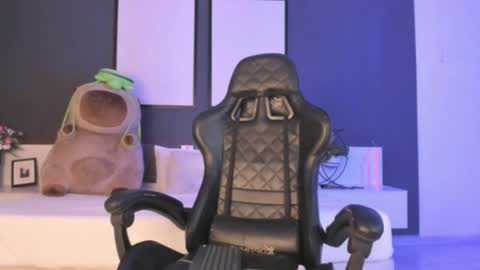  Leyli Doll  online show from November 13, 2025, 9:03 pm