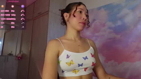 Snapshot of leyre_lerr chatting on November 28, 2025, 1:25 pm Jessica online show from November 28, 2025, 1:25 pm