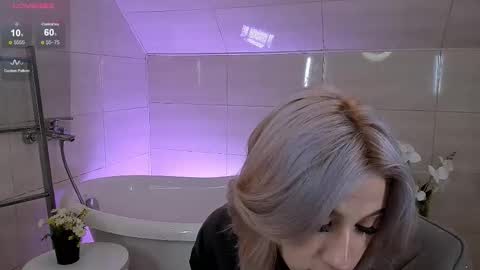 Lisa online show from September 26, 2025, 3:54 am