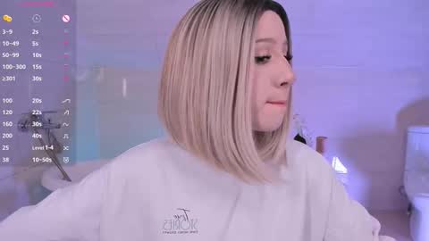 Lisa online show from November 12, 2025, 4:13 am