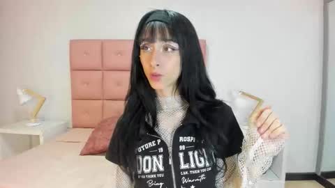 lhiamfitt online show from October 26, 2025, 2:50 am