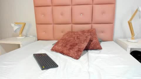 lhiamfitt online show from December 3, 2025, 4:05 pm