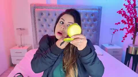 Snapshot of lia_adamsss chatting on November 5, 2025, 3:28 am Lia online show from November 5, 2025, 3:28 am