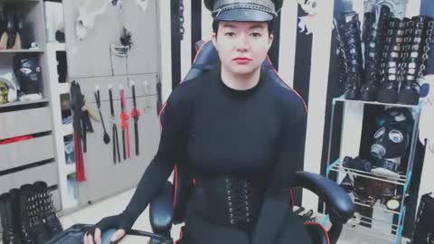 . online show from December 21, 2024, 11:44 am