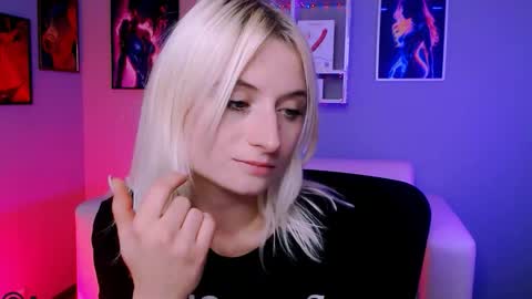 Snapshot of lia_make_love chatting on October 4, 2025, 9:57 pm lia_make_love online show from October 4, 2025, 9:57 pm