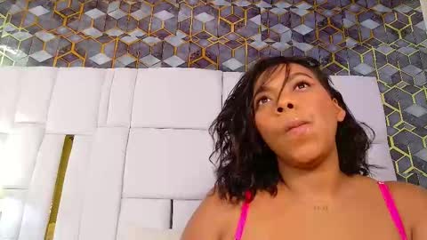 lia_mariana online show from October 26, 2025, 1:33 am