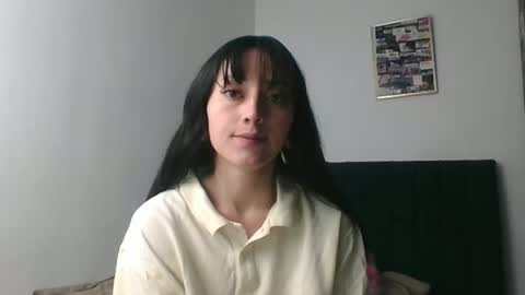 Snapshot of lia_queen610 chatting on October 19, 2025, 12:22 am Little Queen Lia online show from October 19, 2025, 12:22 am