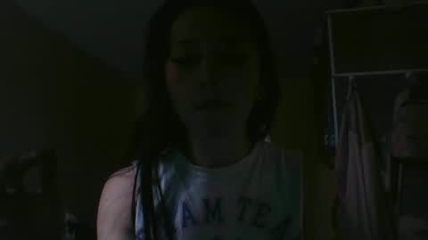 Snapshot of lia_queen610 chatting on October 31, 2025, 7:04 pm Little Queen Lia online show from October 31, 2025, 7:04 pm