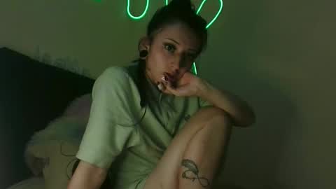 Snapshot of lia_queen610 chatting on November 15, 2025, 12:08 am Little Queen Lia online show from November 15, 2025, 12:08 am