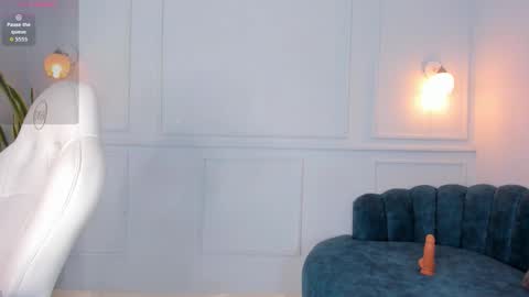 Snapshot of lia_velez_ chatting on November 8, 2025, 3:45 pm LIA online show from November 8, 2025, 3:45 pm