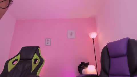 liaa moretzz online show from November 24, 2025, 3:50 am