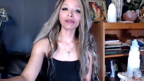 Snapshot of liadivina chatting on December 31, 2024, 9:42 am Lia Divina online show from December 31, 2024, 9:42 am