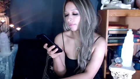 Snapshot of liadivina chatting on January 7, 2025, 5:54 am Lia Divina online show from January 7, 2025, 5:54 am