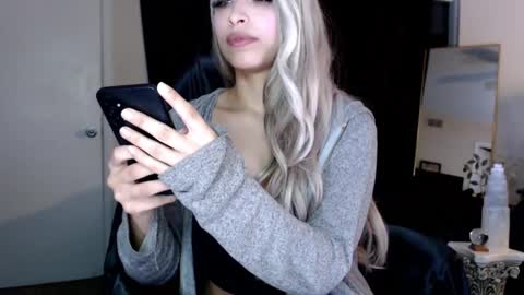 Snapshot of liadivina chatting on March 12, 2025, 7:35 am Lia Divina online show from March 12, 2025, 7:35 am