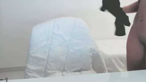 Snapshot of liadivina chatting on December 4, 2025, 6:12 am Lia Divina online show from December 4, 2025, 6:12 am