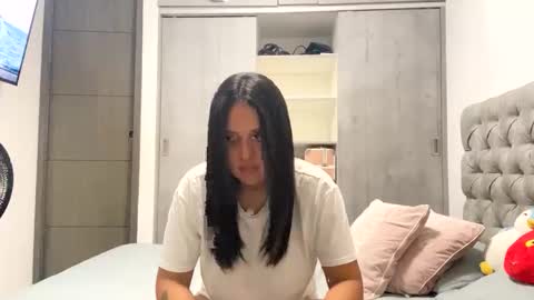 Snapshot of liajamess chatting on November 10, 2025, 2:32 am Lian online show from November 10, 2025, 2:32 am