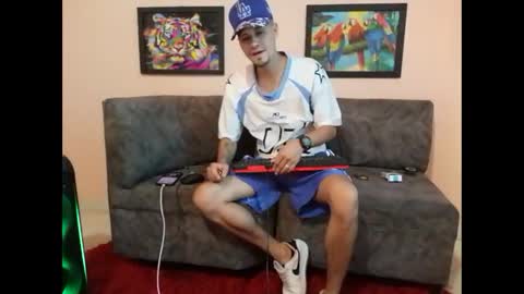 Snapshot of liam_andres12 chatting on September 12, 2025, 9:48 pm Andres online show from September 12, 2025, 9:48 pm