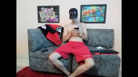 Snapshot of liam_andres12 chatting on September 13, 2025, 9:25 pm Andres online show from September 13, 2025, 9:25 pm