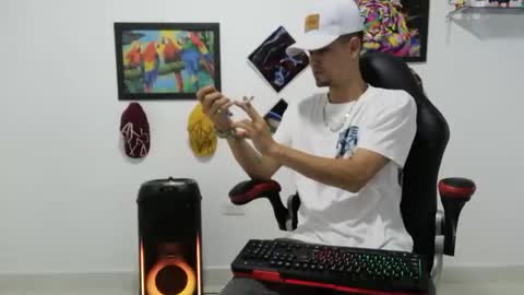 Andres online show from November 14, 2025, 10:40 pm