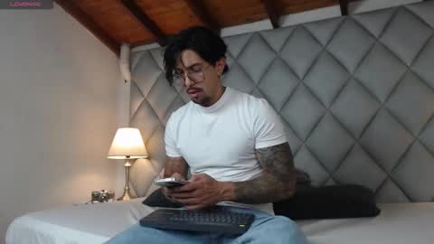 Liam Espinoza online show from October 19, 2025, 7:47 pm