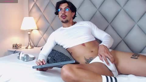 Liam Espinoza online show from October 20, 2025, 10:21 pm
