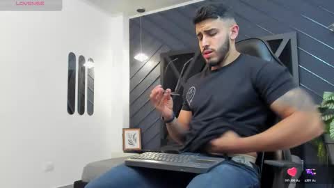 LIAM KLEIN online show from November 8, 2025, 11:10 am