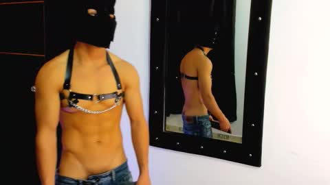 Snapshot of liam_knight chatting on November 2, 2025, 4:37 am liam_knight online show from November 2, 2025, 4:37 am