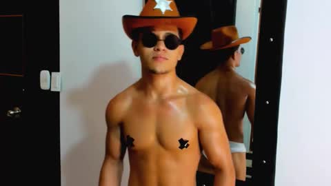 Snapshot of liam_knight chatting on November 4, 2025, 2:32 am liam_knight online show from November 4, 2025, 2:32 am