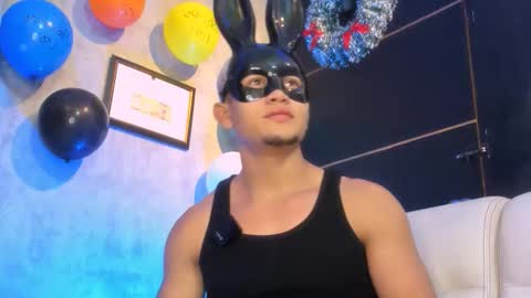 Snapshot of liam_knight chatting on November 20, 2025, 2:23 am liam_knight online show from November 20, 2025, 2:23 am