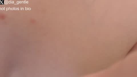 Dia and Julian online show from December 24, 2024, 11:44 pm