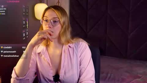 Liana online show from December 22, 2025, 2:30 am