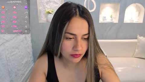 Snapshot of liat_white_tx chatting on November 7, 2025, 1:33 pm Online 800 to 1400 online show from November 7, 2025, 1:33 pm