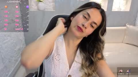 Snapshot of liat_white_tx chatting on November 11, 2025, 1:33 pm Online 800 to 1400 online show from November 11, 2025, 1:33 pm