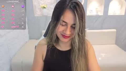 Snapshot of liat_white_tx chatting on November 14, 2025, 1:21 pm Online 800 to 1400 online show from November 14, 2025, 1:21 pm