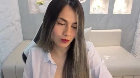 Snapshot of liat_white_tx chatting on November 17, 2025, 1:17 pm Online 800 to 1400 online show from November 17, 2025, 1:17 pm